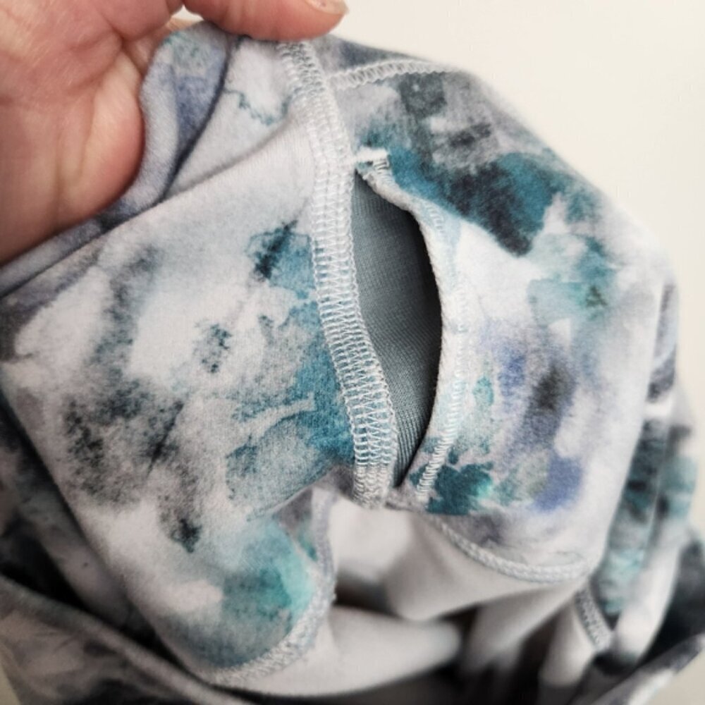 Lululemon 2021 Align Short 8" in Kaleidofloral Multi Colour Size 4 - Picture 12 of 12